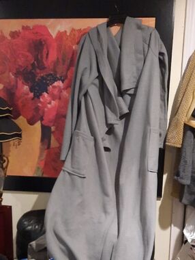 AUTHENTIC SNUGGIE Light Gray Long Draped Open Front Wearable Blankey Blanket